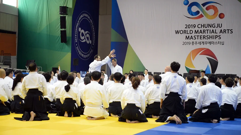 Christian Tissier tanít a 2019-es Chungju World Martial Arts Masterships-en  Koreában (uke: Guillaume Erard)