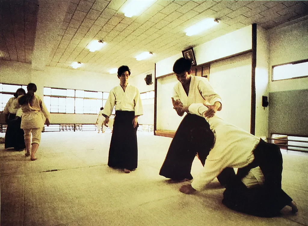 Christian Tissier gyakorol Ueshiba Moriteruval Yamaguchi Seigo Sensei felügyelete alatt.